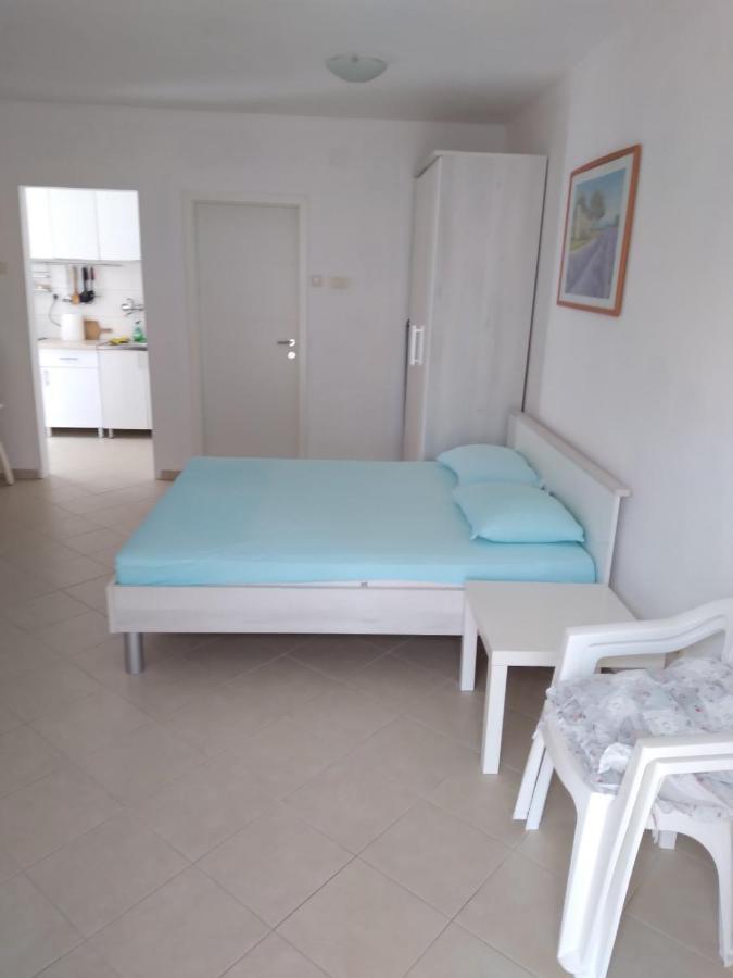 Apartment Perla - 150M From The Sea Novi Vinodolski Exterior photo