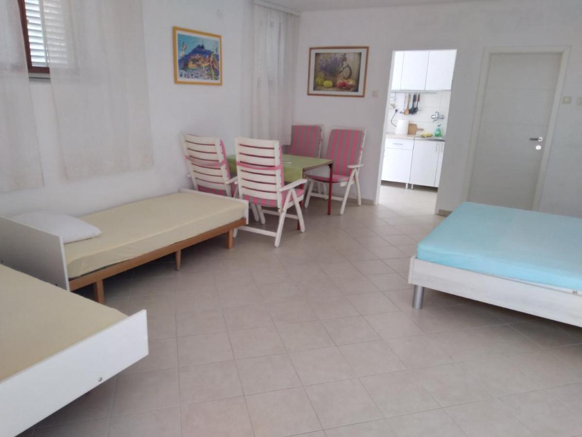 Apartment Perla - 150M From The Sea Novi Vinodolski Exterior photo